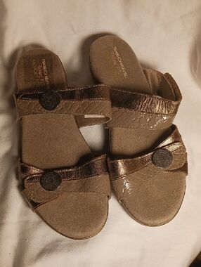 Skechers Hook and Loop Bronze and Taupe Sandals